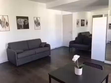 location meublée appartement 1 pièce 32 m² à neuilly-sur-seine (92200)  1 390 €