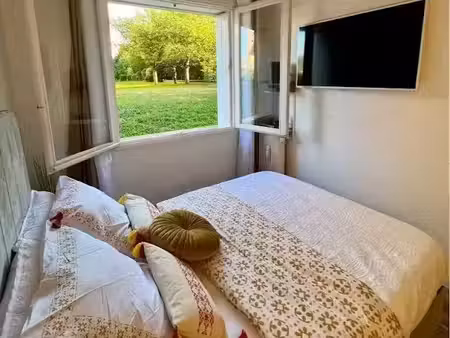 location meublée appartement 1 pièce 16 m² à versailles (78000)  1 500 €