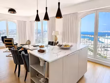 location meublée appartement 3 pièces 95 m² à marseille 2ème (13002)  2 750 €