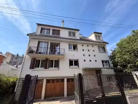 location appartement 5 pièces 85 m² à versailles (78000)  2 150 €