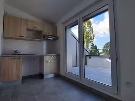 location appartement 2 pièces à nantes (44000) : à louer 2 pièces / 40m² nantes