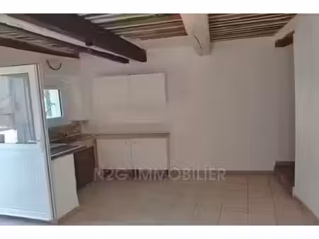 location appartement 1 pièce 22.29 m² à callas (83830)  395 €