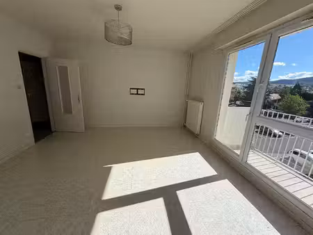 appartement de 79 m² avec balcon à clermont-ferrand