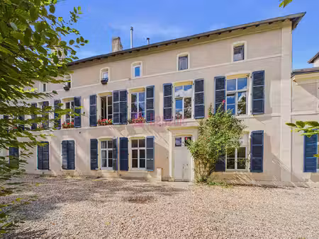 ogy montoy-flanville : appartement de charme avec jardin privatif dans un environnement ex