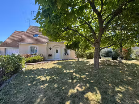 maison familiale de 5 pièces avec jardin _ clermont créans