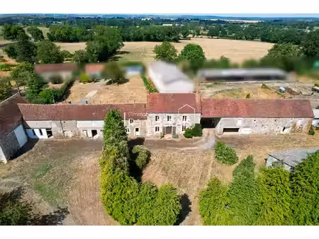 ancien corps de ferme à rénover avec dépendances près d'argentan