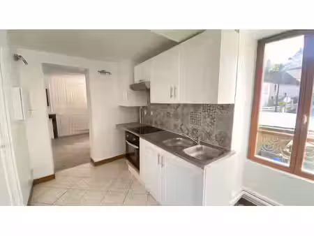 location appartement 2 pièces 30.5 m² à blesmes (02400)  402 €