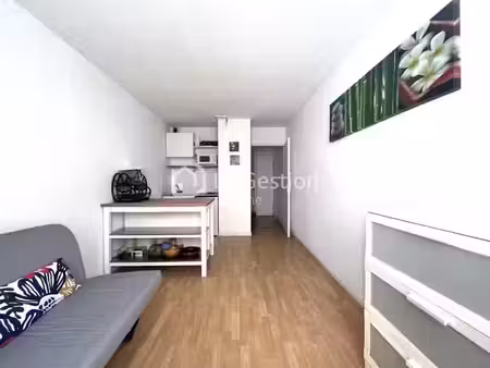 location meublée appartement 1 pièce 20 m² à toulon (83000)  443 €