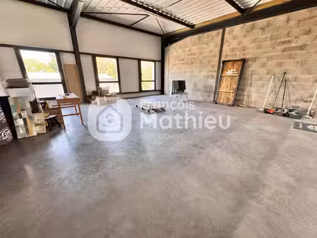local commercial à louer