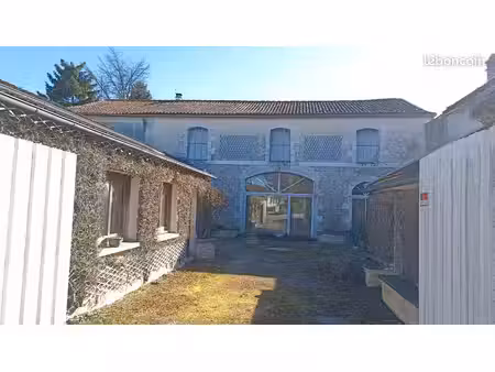 maison atypique avec gros potentiel