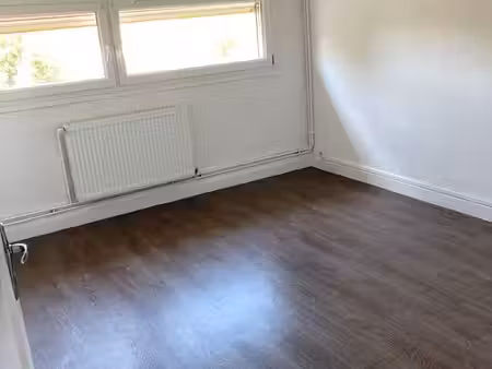 appartement t4 mansardé avec jardin sur stiring wendel