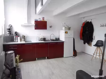 à louer – charmant t2 rénové de 39 8 m² au cœur de surgères
