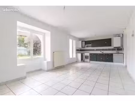 appartement t2 46 m2 + jardin + garage