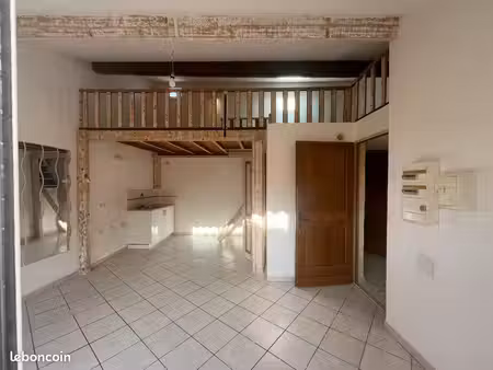 location grand studio rénové cournonterral