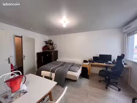 studio 1 pièce 26 m²