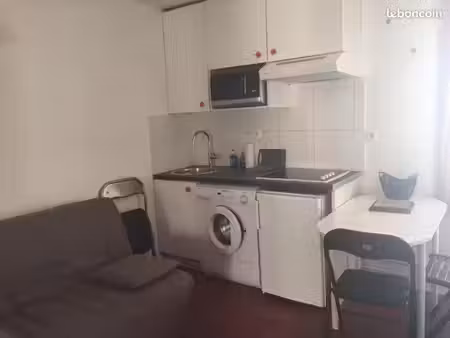 studio meublé de 13 10 m2 dans le quartier du haut-marais