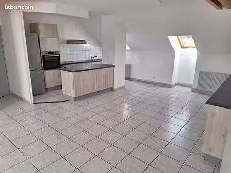 t4 semi meublé