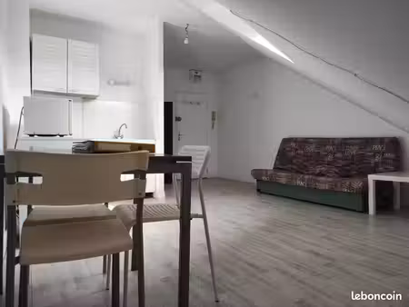 studio ctre de charleville 260 euros