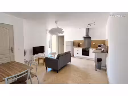 ? t2 meublé 45 m² dans mas + terrasse + parking à fontvieille