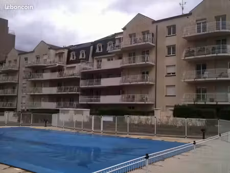 libre 1er octobre. f2 à laxou