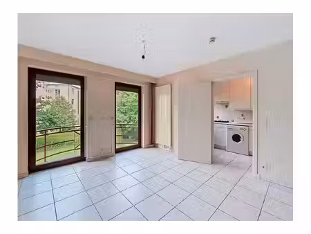 appartement à louer à rue des sept etoiles 45 berchem-sainte-agathe (vbe63304)