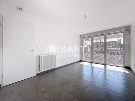 t2 lumineux avec balcon et stationnement