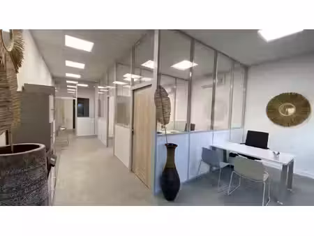 bureaux de 65 m2 avec garage  avenue de l'europe