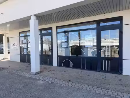 local commercial 170 m² à louer