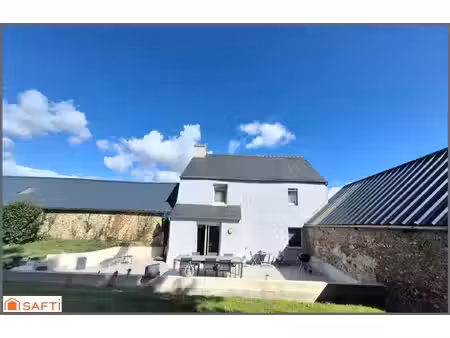 joli corps de ferme rénové avec hangar