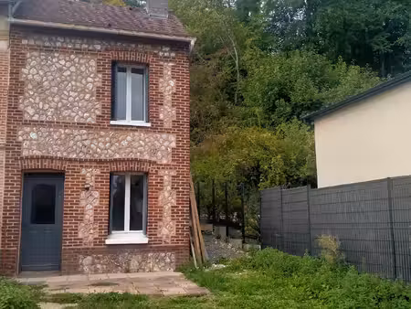 située dans la charmante commune de freneuse (76410) 