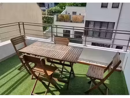 location meublée appartement 2 pièces 42 m² à courbevoie (92400)  1 460 €