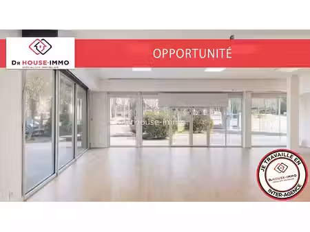 emplacement numero 1 cap d'agde local 60 m² forte visibilité