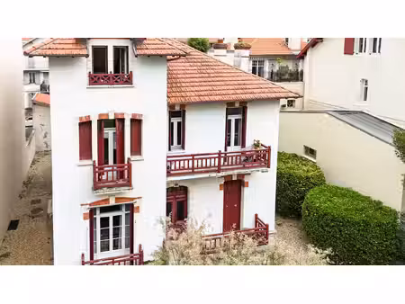 appartement au calme au sein d'une bâtisse basque - biarritz saint charles