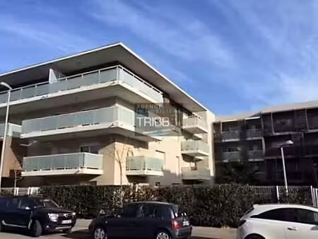 apt f2 43 m2 avec terrasse et pkg