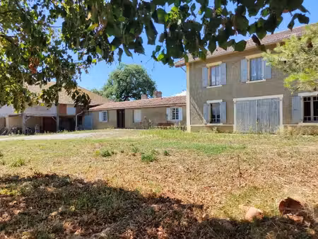 ferme gasconne vue dégagée