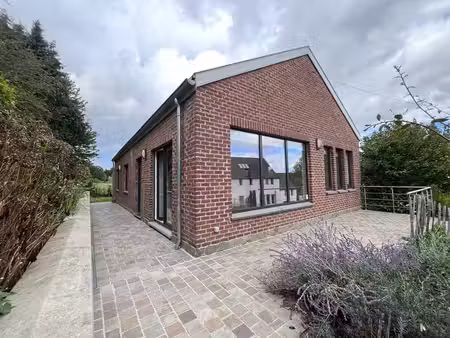 bungalow avec garage et caves dans un cadre champêtre