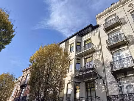 a deux pas de la c.e.e - petite copropriete 2 chambres