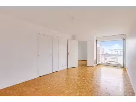 appartement 2 pièces avec parking et cave