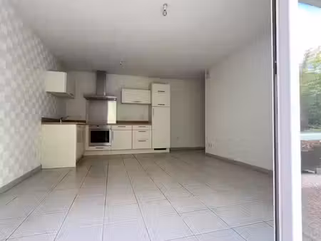 lagord t3 en rez-de-jardin avec terrasse  jardin et garage
