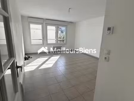 nantes  3 pièces proches commerces et transports