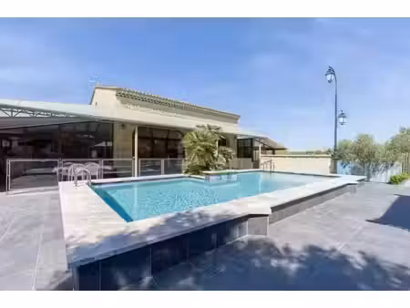vente propriété 220 m² à lançon-provence (13680)  860 000 €