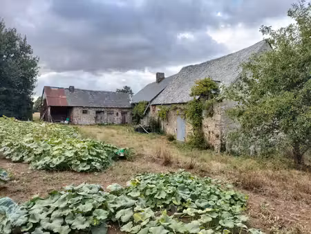 commune de trans  en campagne  une maison en pierres à rénov