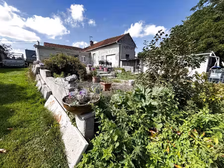 un cadre de vie paisible au coeur de la nature maison famil