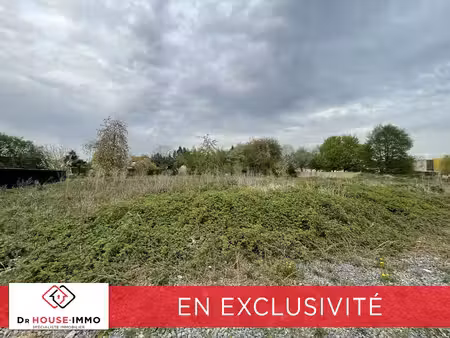 terrain constructible secteur en retrait de route et calme !