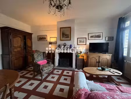 maison 8 pièces - 182 m²