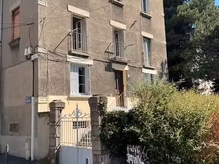 dans maison ancienne appartement 2pieces