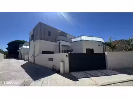 villa 5 pièces 155 m²