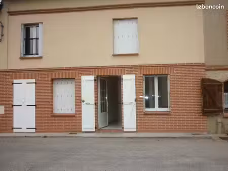 grand t2 duplex 53 m2 à baziege dans hameau