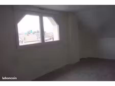 location appartement type f2 mansardé