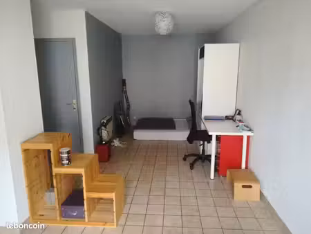 studio 30 m2 à louer centre ville vihiers
